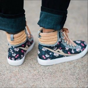 POPPY Crochet Encourager High-Top Lace-Up Sneakers